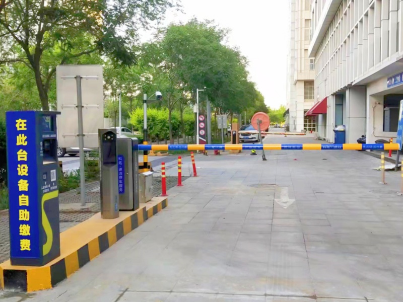 天津東麗YOHO灣停車場收費管理系統(tǒng)及設(shè)備案例